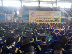 Suasana-acara-wisuda-Universitas-Kristen-Artha-Wacana-tahun-2023-di-GOR-Oepoi-Kupang.jpg