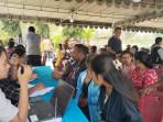 Suasana-loket-pendaftaran-pemeriksaan-mata-gratis-di-RSU-Muder-Ignacia-Soe.jpg