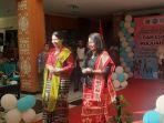Suasana-lomba-fashion-show-dan-pidato-yang-diadakan-oleh-DWP-Undana-di-lobi-gedung-Rektorat-Undana.jpg