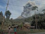 Suasana-saat-gunung-Lewotobi-Laki-laki-erupsi.jpg