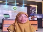 Suratnah-Bao-Juru-Bicara-Pengadilan-Agama-Kupang-saat-diwawancarai-di-kantornya.jpg