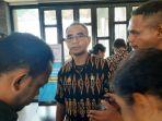 Tampak-kepala-BPBD-NTT-Ambros-Kodo-saat-diwawancarai-wartawan.jpg