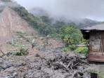 Tanah-longsor-di-Matim.jpg