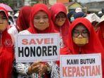 Tenaga-Honorer-unjuk-rasa.jpg