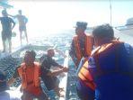 Tim-SAR-mengevakuasi-korban-kapal-wisata-Sea-Safari-VII-yang-terbakar-di-Labuan-Bajo.jpg