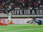 Toni-Firmansyah-mencetak-gol-ke-gawang-Persis-Solo.jpg