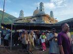 Umat-islam-di-Larantuka-Kabupaten-Flores-Timur-NTT-saat-selesai.jpg