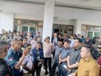 WALI-KOTA-MENDENGAR-SUARA-MASSA-AKSI-1.jpg
