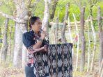Wabup-Apremoi-saat-sambutan-dalam-acara-panen-raya-di-Lidaloak-Rote-Tengah.jpg