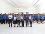 Wakil-Bupati-Belu-Vicente-Hornai-Goncalves-secara-resmi-menyerahkan-Surat-Keputusan.jpg
