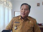 Wakil-Bupati-Malaka-Henri-Melki-Simu-saat-diwawancari-POS-KUPANGCOM.jpg