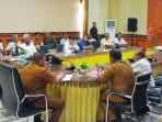 Warga-Desa-Sumlili-mengadu.jpg