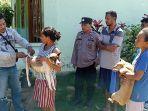 Warga-Talibura-Sikka-Rebutan-Vaksin-Rabies.jpg