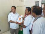 Yos-Lede-saat-daftar-di-DPC-Gerindra-Kabupaten-Kupang.jpg