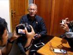 acep-purnama-pastikan-bocah-yang-ke-sekolah-pakai-baju-kotor-tanpa-alas-kaki-dapat-rumah-baru.jpg
