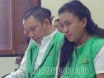 adolf-newyn-panahatan-dan-erlinta-larasanti-saat-diadili-di-pengadilan-negeri-surabaya.jpg