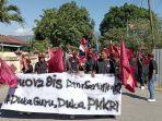 aksi-demontrasi-terkait-dugaan-penyelewengan-dana-tpg.jpg