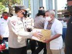 alumni-akpol-88-berbagi-ratusan-sembako-dan-pelayanan-vaksinasi-bagi-warga-pesisir-tablolong.jpg