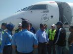 anggota-dprd-banyuwangi-diminta-turun-dari-pesawat_20180523_195622.jpg