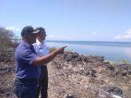 asisten-2-setda-kabupaten-kupang-jemmy-uly-dan-camat-kupang-bar.jpg