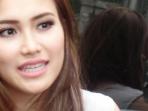 ayu-ting-ting-diwawancara-sesudah-tampil-dalam-sebuah-acara-di-studio-antv_20160321_094742.jpg