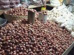 bawang-merah-semau-di-pasar-kasih-naikoten-kupang.jpg