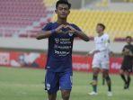 bek-sayap-psis-semarang-pratama-arhan-alief-da.jpg