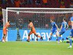 belanda-cetak-gol-ke-ukraina_01.jpg