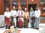 bersama-gubernur-viktor-bungtilu-laiskodat-dengan-panitia-b.jpg