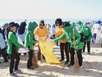 bersihkan-pantai-oesapa_20180819_195726.jpg