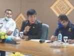 bupati-belu-willynrodus-lay-saat-menggelar-rapat-koordinasi.jpg