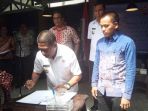 bupati-ende-ir-marsel-petu_20180120_085317.jpg