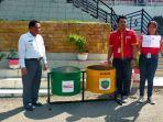 bupati-malaka-simon-nahak-menerima-26-unit-bak-sampah.jpg