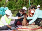 bupati-manggarai-meletakan-batu-pertama-pembangun32-bts-4g-poi.jpg