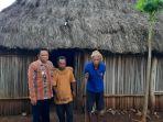 bupati-simon-nahak-kunjungi-korban-banjir.jpg