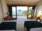 dalam-kamar-sunset-hill-hotel.jpg