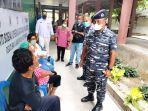danlantamal-vii-kupang-dialog-dengan-pasien-katarak-yang-dioperasi-di-rsud-baa.jpg