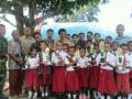 danramil-eban-dan-anak-sekolah.jpg