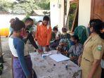 desa-kakaniuk-warga-penerima-bantuan-langsung-tunai-dana-desa-blt-dd.jpg