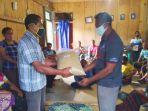 dinas-pertanian-nagekeo-serahkan-bantuan-benih-padi-untuk-poktan-di-desa-leguderu.jpg