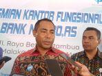 direktur-dana-treasury-bank-ntt-yohanis-landu-praing-tengah.jpg