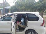 dua-orang-wna-yang-berasal-dari-timor-leste-diantar-menggunakan-mobil-avanza-putih.jpg