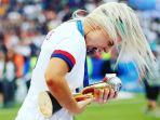 ekspresi-pemain-bola-wanita-amerika-serikat-saat-juara-piala-dunia-wanita-2019.jpg