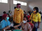 golkar-manggarai-vaksinasi-covid-19-bagi-1700-warga-bupati-hery-pemkab-gembira.jpg