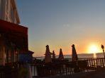 hotel-on-the-rock-kupang-suasana-sunset-pala-restoran-hotel-on-the-rock-kupang.jpg