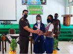 jaksa-datang-ke-smp-santo-pius-x-lewoleba-ada-apa.jpg