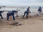 jelang-hut-kader-partai-nasdem-dpw-ntt-gelar-aksi-bersih-pantai.jpg
