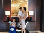 jennifer-terlihat-kompak-dengan-sang-putri_20180217_104642.jpg