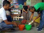 kadis-salentinus-dukung-ksm-brfarm-mengeruda-produksi-pupuk-organik-poc-3g.jpg
