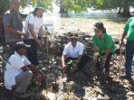kajari-belu-tanam-mangrove.jpg
